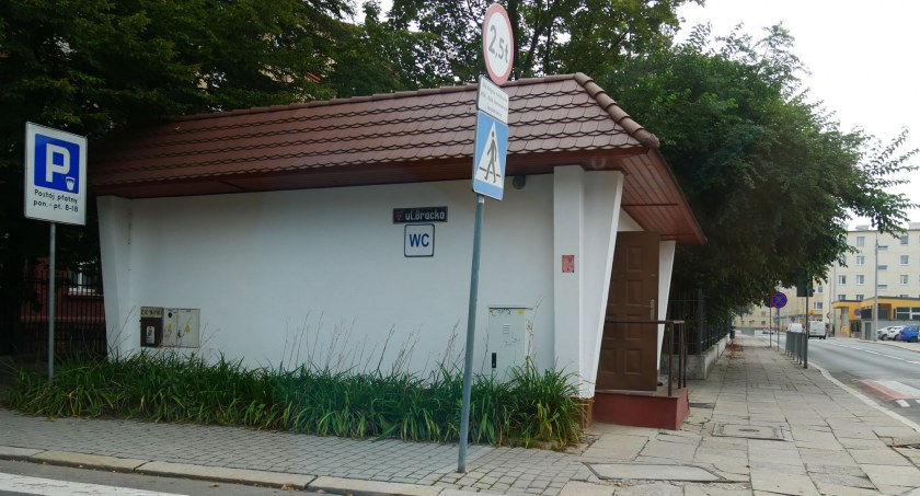 Budynek zostanie zburzony, a teren trafi do szkoły