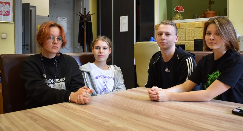 Michasia Kuchta, Natalia Cygan, Dominik Szymkowicz i Laura Krzysztofek zaangażowali się pomoc choremu zwierzęciu. Gdyby nie oni porzucony kot z pewnością by nie przeżył
