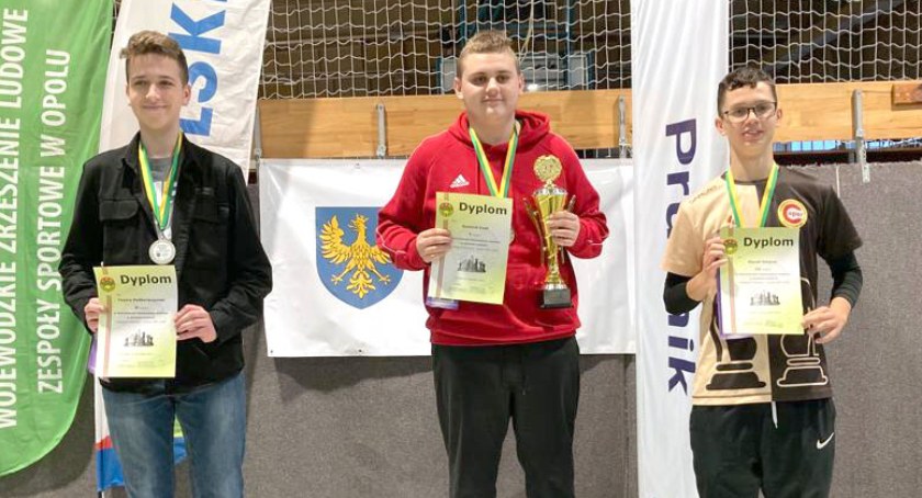 Na medalowym podium - Cezary Podboroczyński (Gekon Nysa), Dominik Czak (Hetman Wrocław) i Marek Smętek (Caper Kędzierzyn-Koźle)