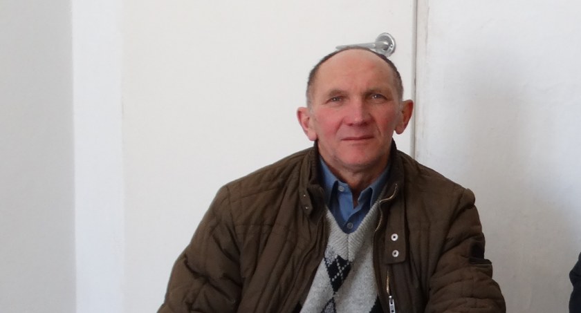 Samochody ze żwirowni niszczą drogi - mówi sołtys Bielic Zenon Duda