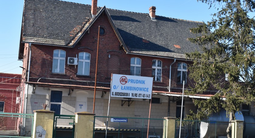 Łambinowicki budynek zakładu filialnego OSM w Prudniku to jeden ze składników mienia upadłego zakładu 