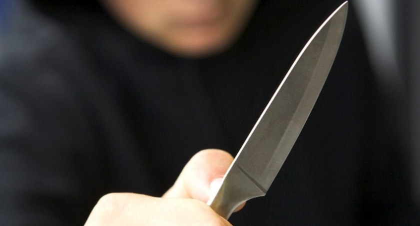 Oskarżony w czasie zeznań nie przyznawał się, że zaatakował kochanków nożem. Na innym stanowisku stała prokuratura 