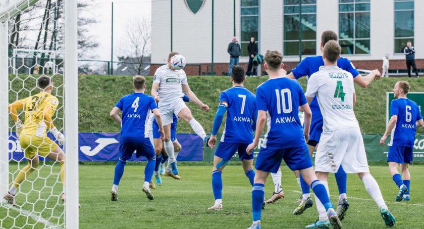 Rekord Bielsko-Biała - Polonia Nysa 1:1. Konrad Kareta głową strzela pierwszą bramkę w tym meczu