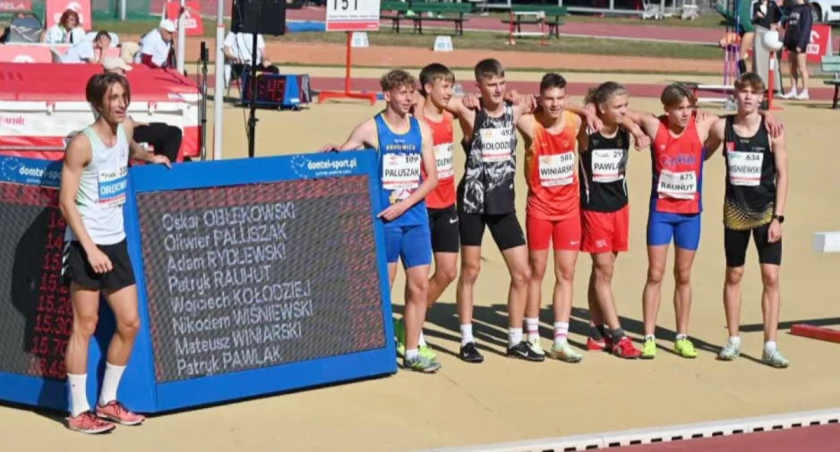 Finaliści biegu płotkarskiego na dystansie 110 metrów. W tym gronie trzech naszych płotkarzy - Adam Rydlewski (trzeci z lewej), Wojciech Kołodziej (czwarty z lewej) i Mateusz Winiarski (piąty z lewej)