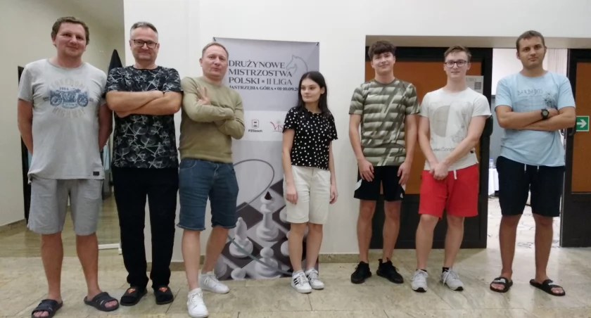 Nyski team w pełnej krasie. Od lewej: Krzysztof Banasik, Konrad Szcześniak, Rafał Zgadzaj, Emilia Pietrzak, Adrian Budzisz, Krzysztof Ciszewski i Paweł Kocierz