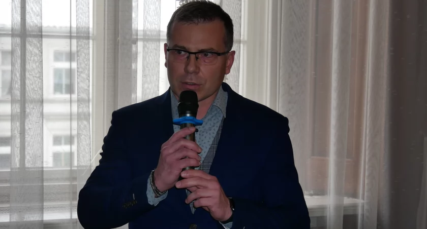 - Słowo, że dzieci zostały „wyrwane” jest adekwatne do całej tej sytuacji, bo dzieci zostały zabrane z dnia na dzień - przekonywał Grzegorz Wojtaszewski 