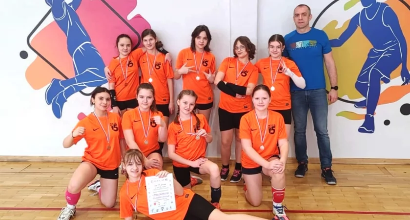 Wicemistrzynie nyskiego powiatu - SP nr 5 Nysa