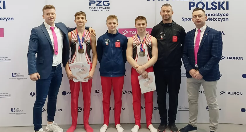 Nyska ekipa w pełnym skladzie