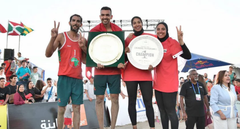 Zouheir El Graoui (drugi z lewej) na medalowym podium
