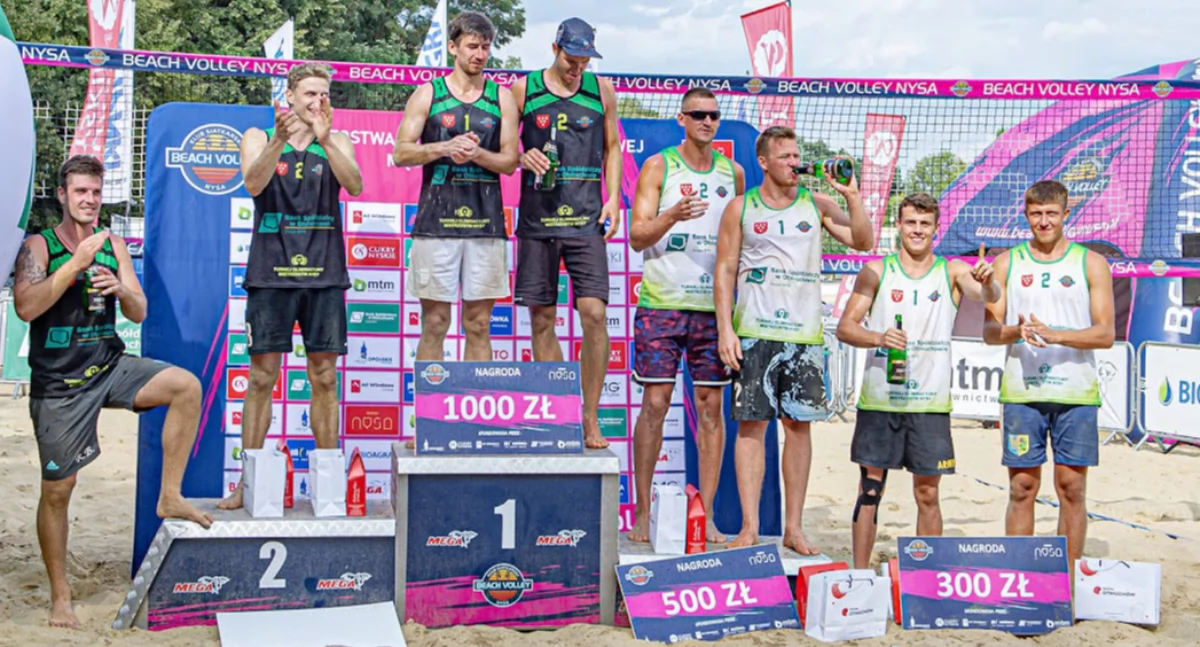 Na medalowym podium najlepsze cztery duety