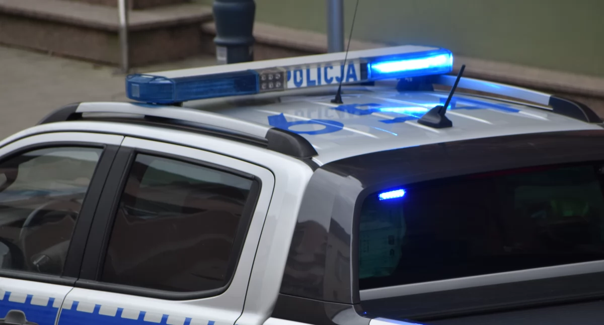 Policja , Przyjechał pijany sklepu Wpadł ręce policjantów - zdjęcie, fotografia