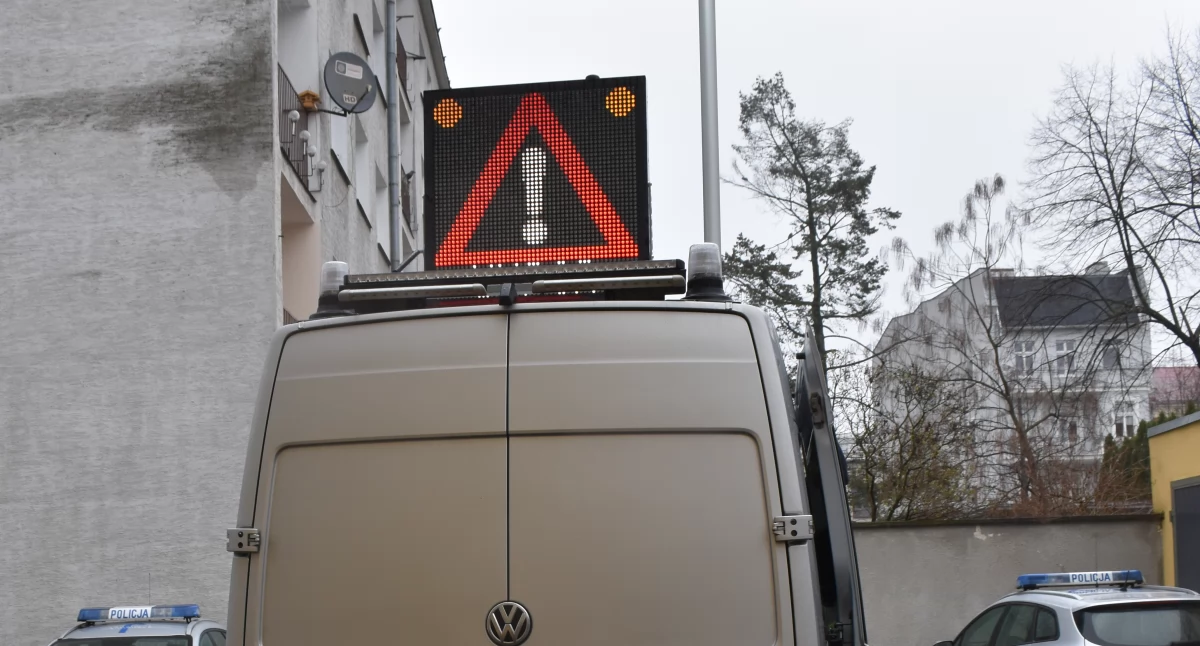 Policja , latek potrącił latkę - zdjęcie, fotografia