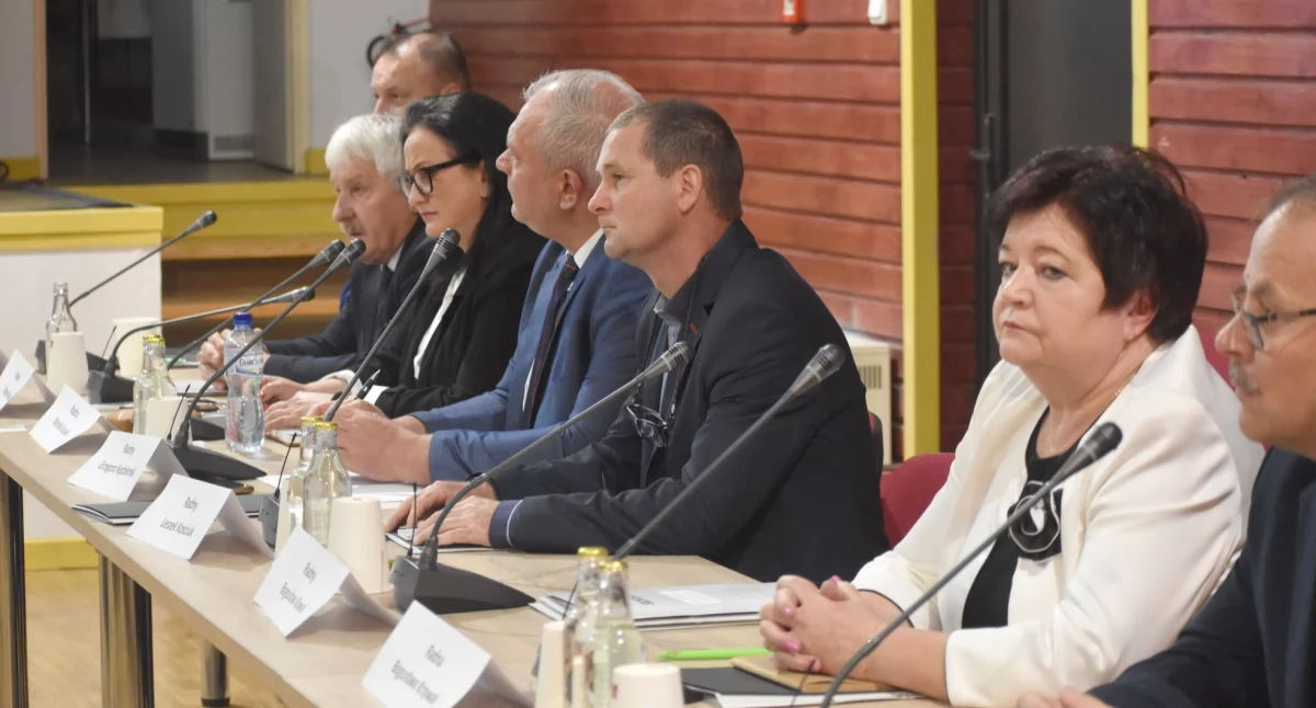 Samorząd, Majątki otmuchowskich radnych - zdjęcie, fotografia