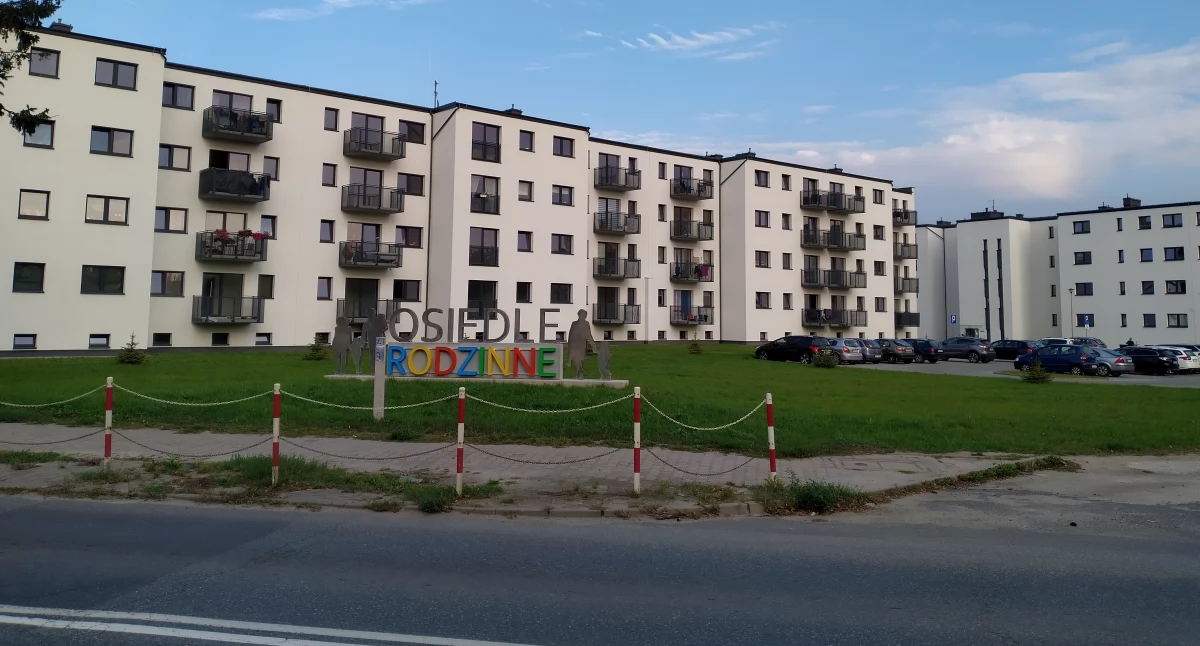 Kontrowersje, Długi mieszkańców Osiedla Rodzinnego rosną - zdjęcie, fotografia