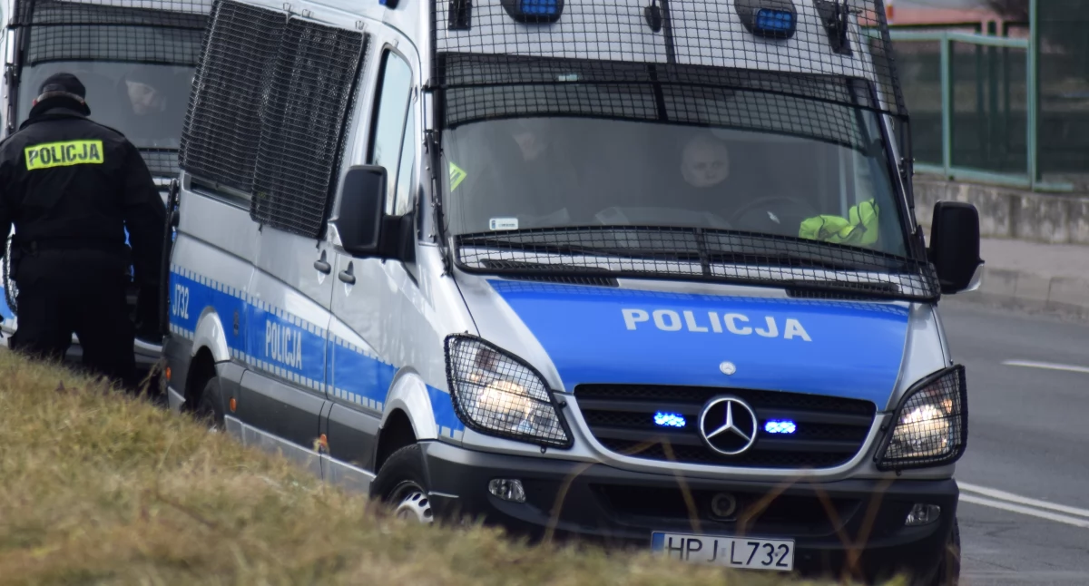 Policja , Zabrał kluczyki pijanemu kierowcy - zdjęcie, fotografia