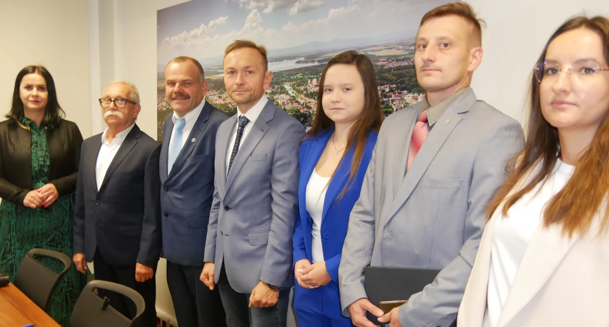 Samorząd, Kolejna sesja nadzwyczajna razem wniosek złożyli radni  - zdjęcie, fotografia