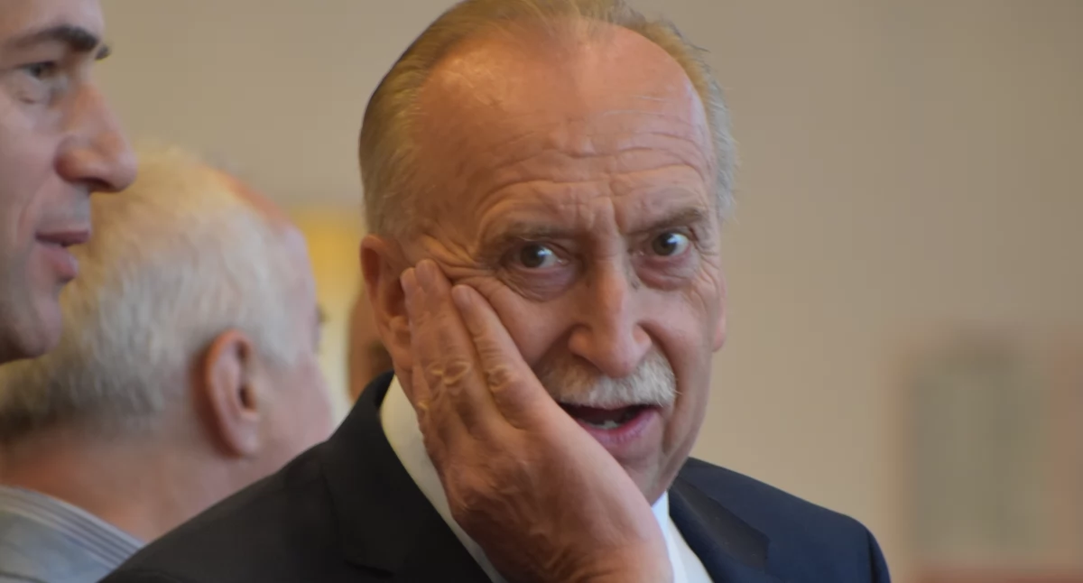 Samorząd, Nieprawidłowości związane remontami dróg Sprawa prokuraturze - zdjęcie, fotografia