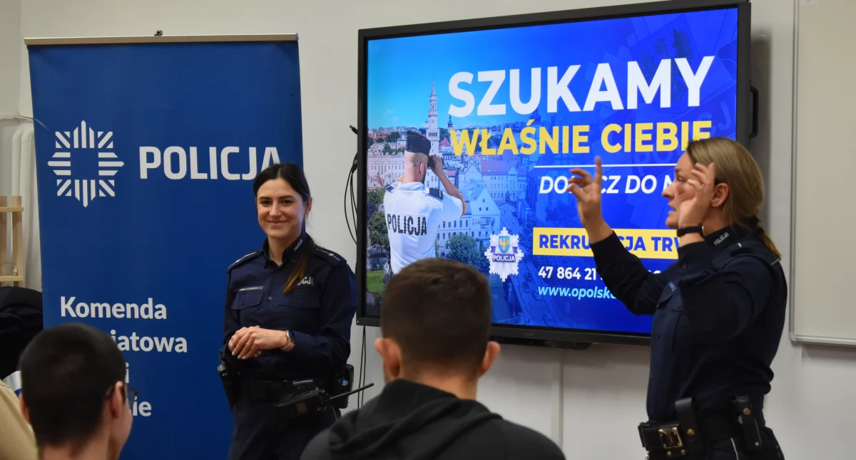 Fotorelacje, Rozmowy służbie policji [FOTORELACJA] - zdjęcie, fotografia