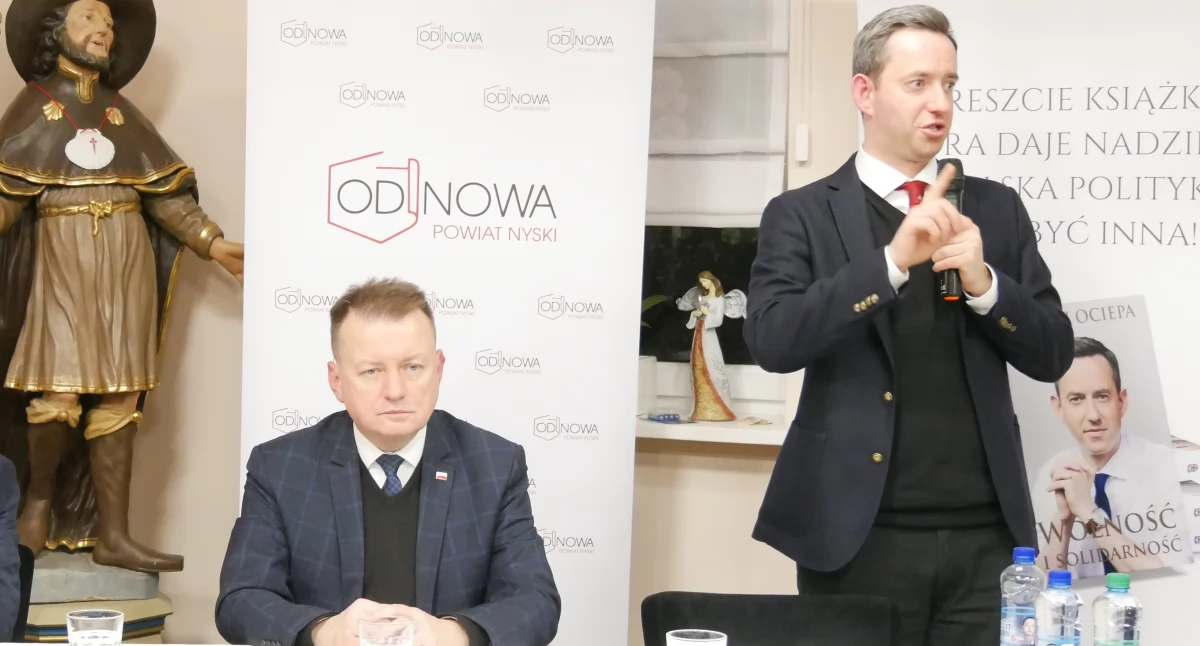 Polityka, Mariusz Błaszczak Nysie Wiceprezes przyjechał promocję książki Marcina Ociepy - zdjęcie, fotografia
