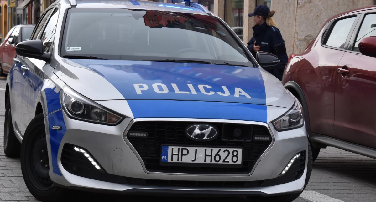 Policja , Głuchołazianin odpowie zniszczenie mienia posiadanie narkotyków - zdjęcie, fotografia