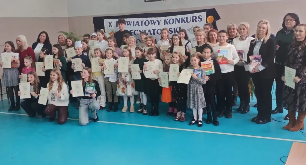 Szkolnictwo, Powiatowy Konkurs Recytatorski Łambinowicach - zdjęcie, fotografia