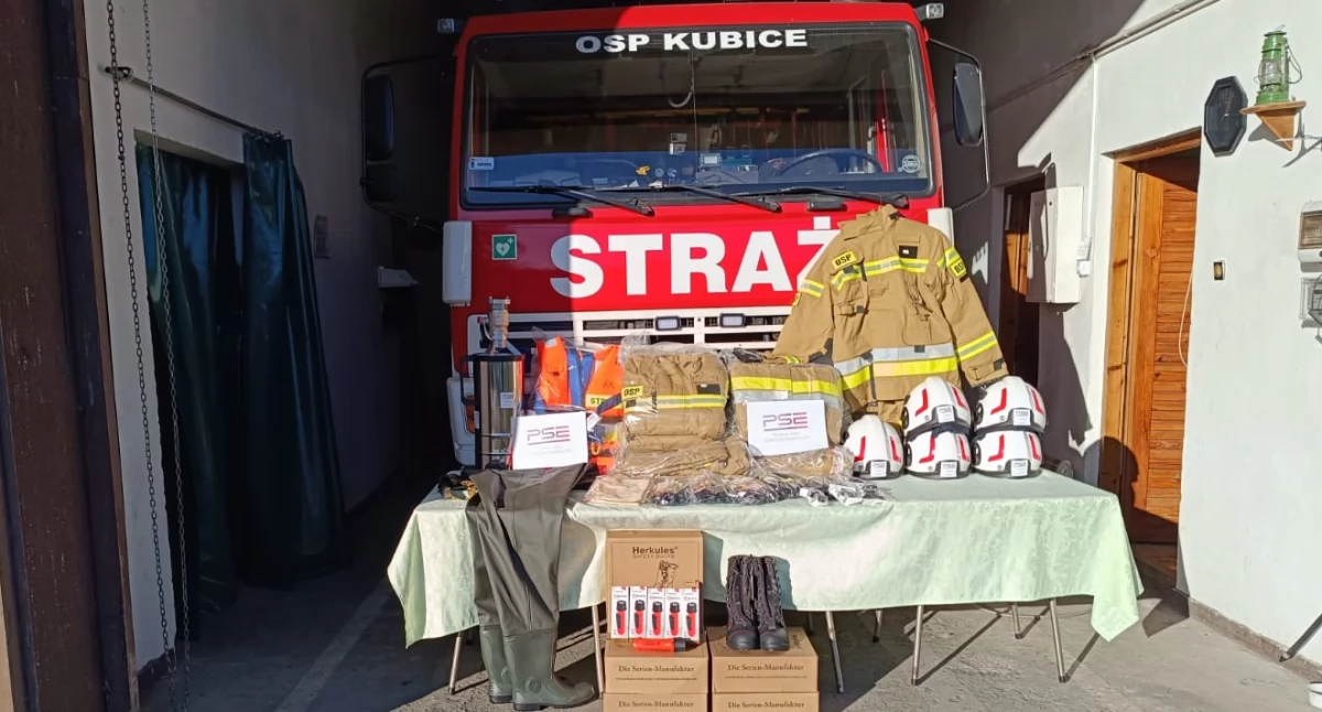 Straż Pożarna , Ochotnicza Straż Pożarna Kubicach nowym sprzętem - zdjęcie, fotografia