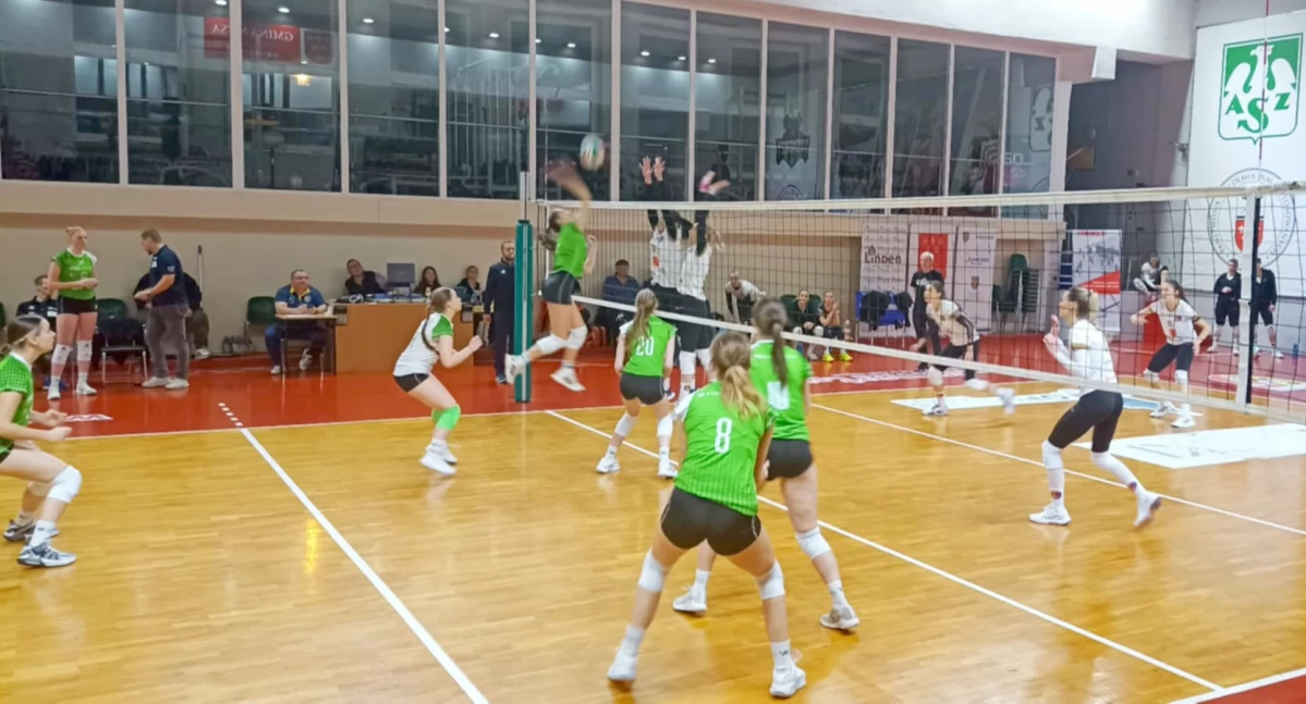 NTSK PANS Komunalnik Nysa - EWL # Volley Wrocław 3:0. Podwójny blok nyskiej drużyny w akcji
