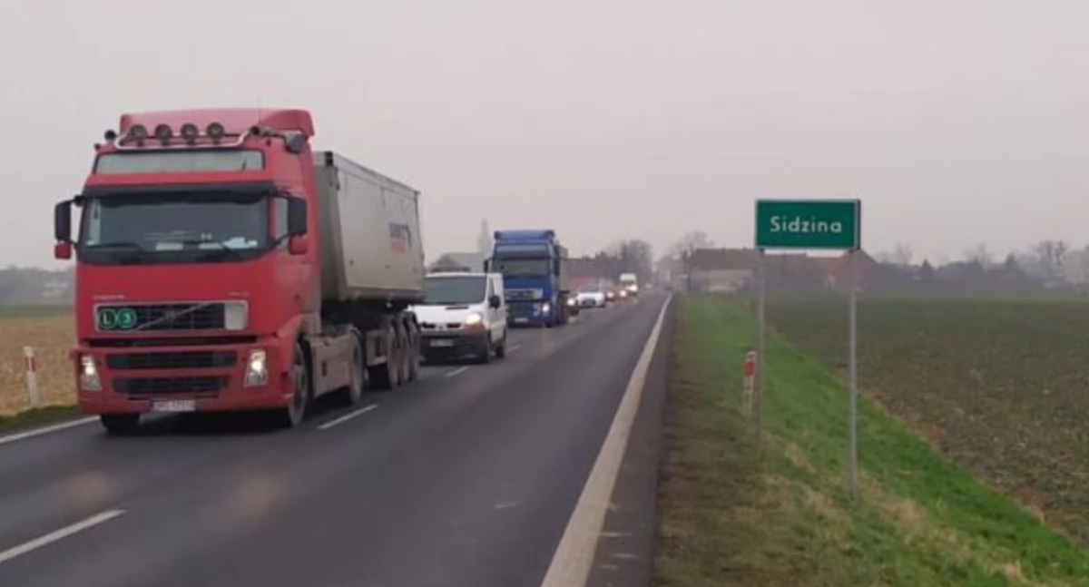 Komunikacja , obwodnicą Sidziny - zdjęcie, fotografia