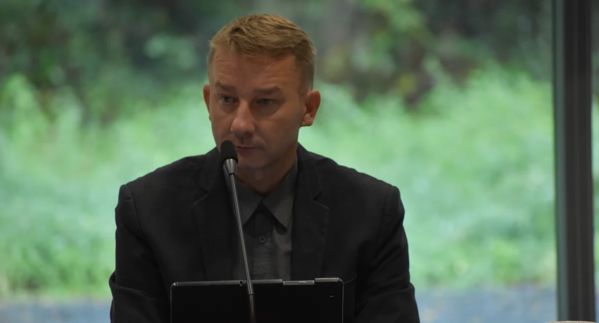 Kontrowersje, Dlaczego radny Jacek Kanarski głosował przeciwko Milion trafił prmocję zamiast powodzian - zdjęcie, fotografia