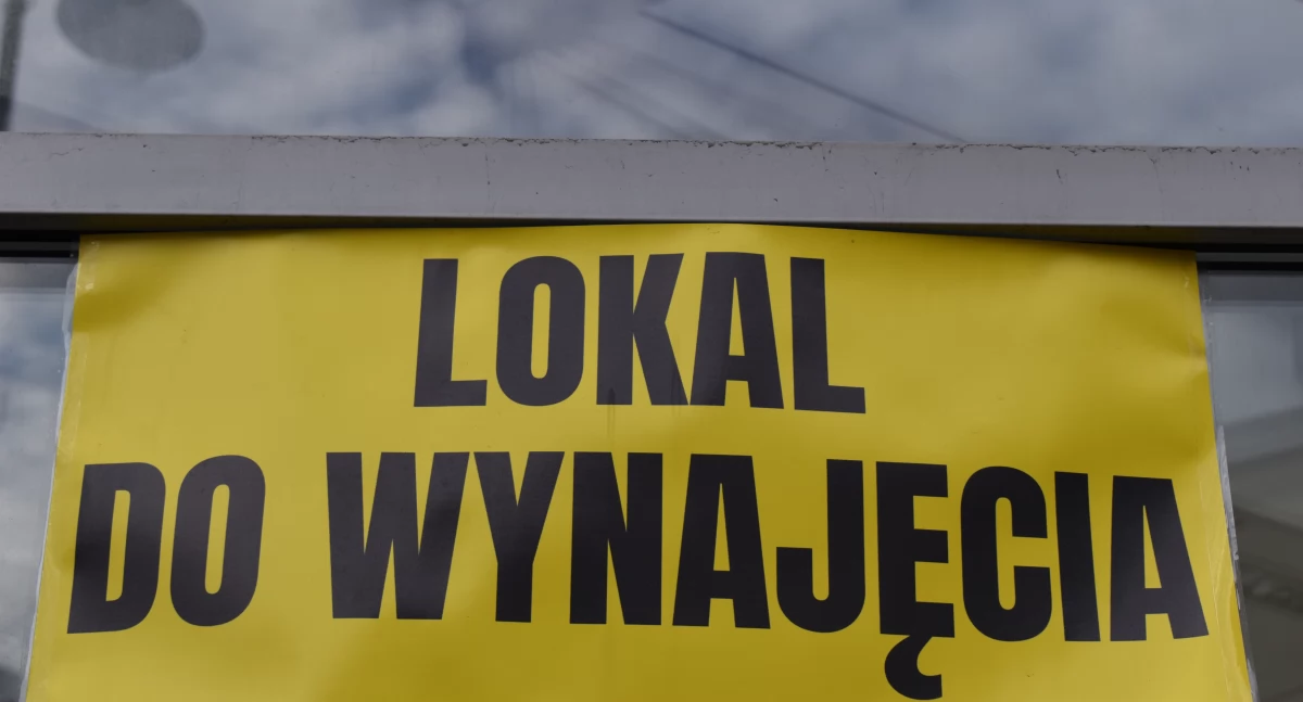 Kontrowersje, Znikające sklepy znikające usługi Centrum wynajęcia - zdjęcie, fotografia