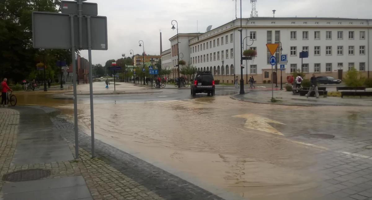 Kontrowersje, Bezpieczeństwo mieszkańców nadal zagrożone - zdjęcie, fotografia