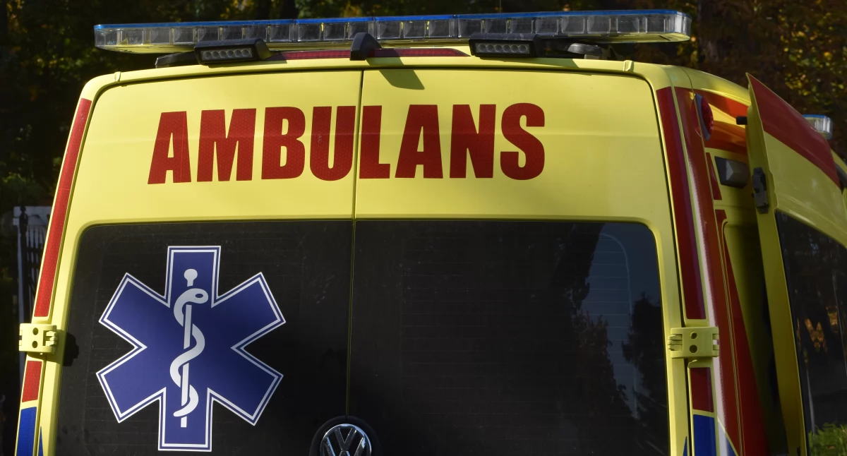 Powiat Nyski, Ratownicy czekają karetki Miały jeszcze - zdjęcie, fotografia