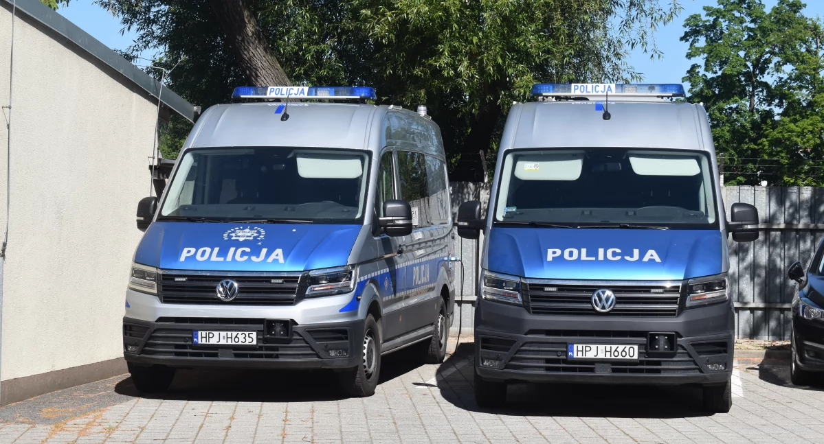 Policja , Jeden dzień dwóch pijanych - zdjęcie, fotografia