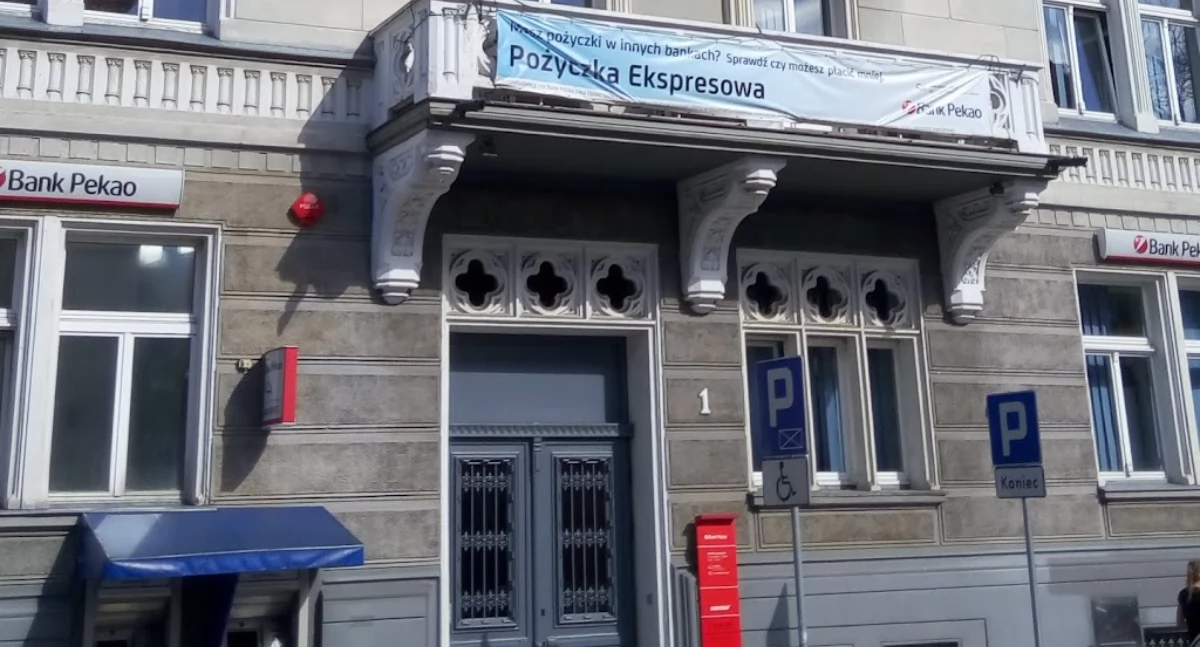 Sprawy społeczne, Mieszkania zamiast banku  - zdjęcie, fotografia