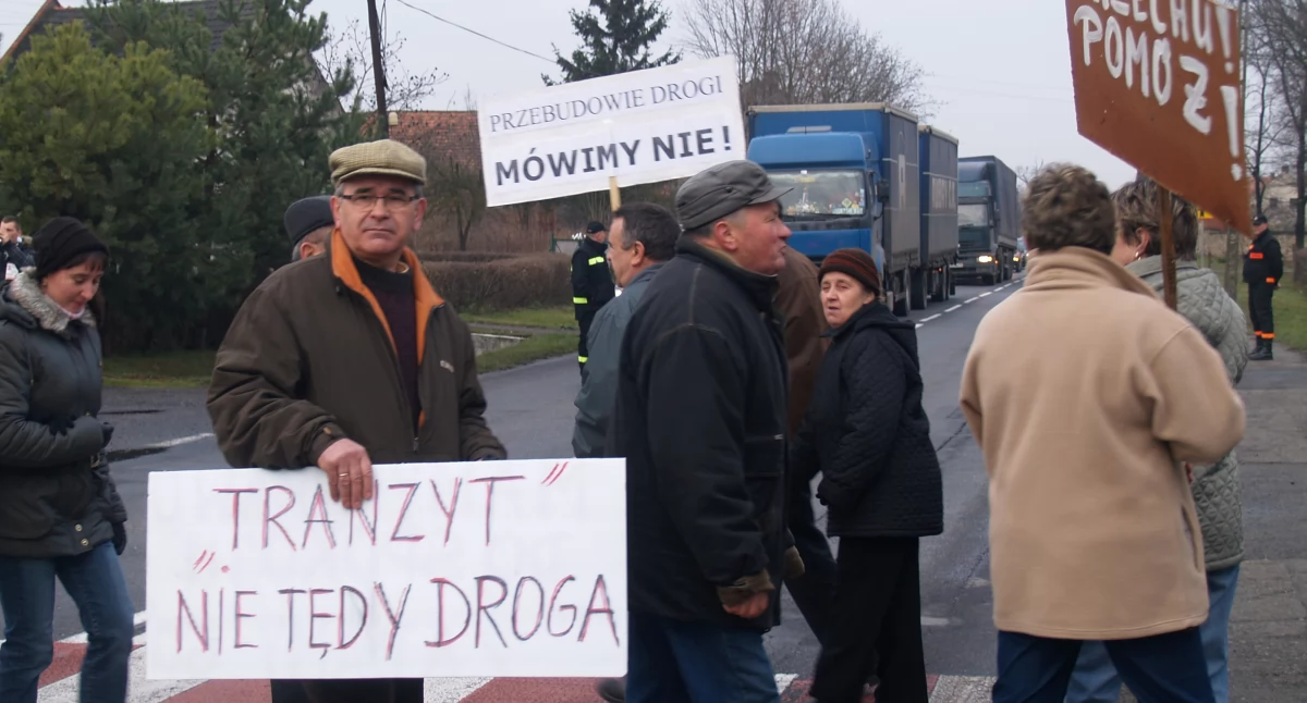 foto arch. Mieszkańcy Starego Grodkowa już dwadzieścia lat domagają się budowy obwodnicy wsi