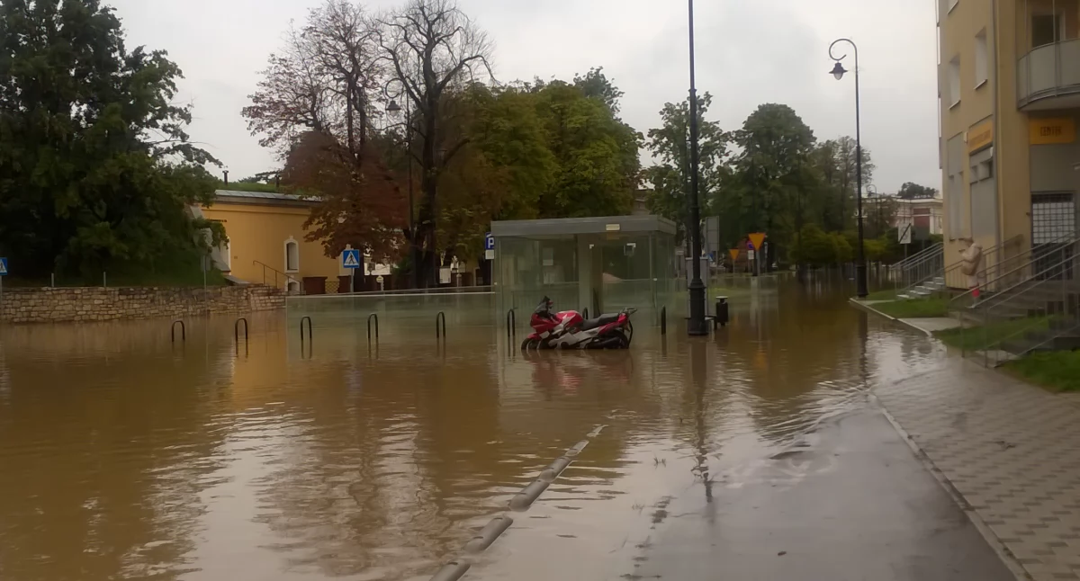Kontrowersje, skontroluje działania samorządowców czasie powodzi - zdjęcie, fotografia