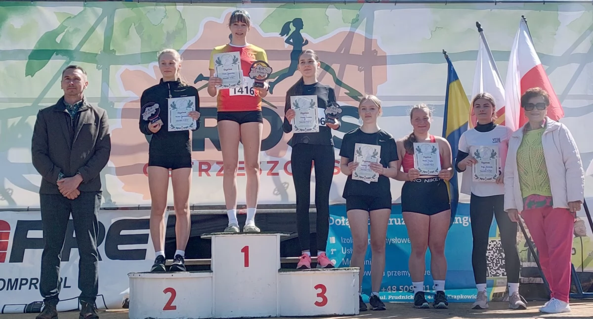 Oliwia Jaworska (Juvenia Głuchołazy) na najwyższym stopniu medalowego podium