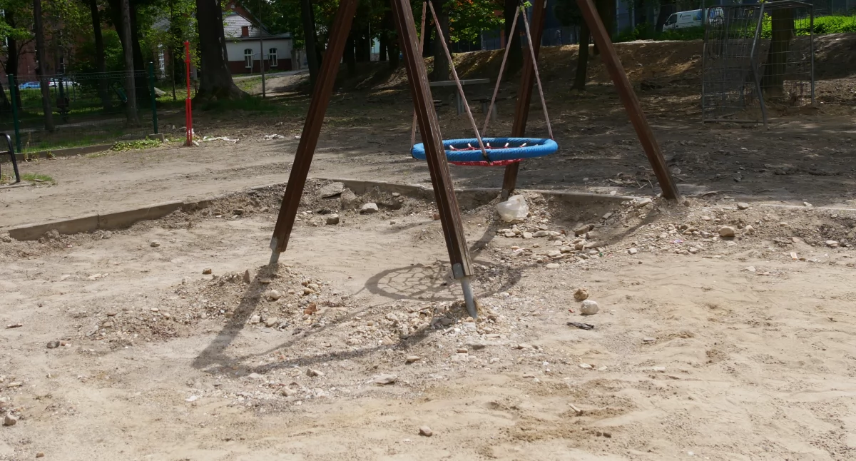Plac zabaw na Moniuszki 