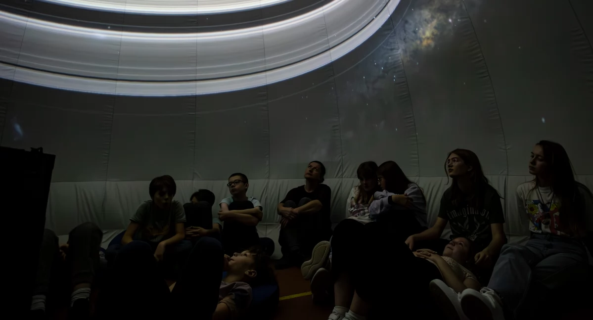 Szkolnictwo, Mobilne planetarium Centrum Nauki Kopernik Głuchołazach - zdjęcie, fotografia