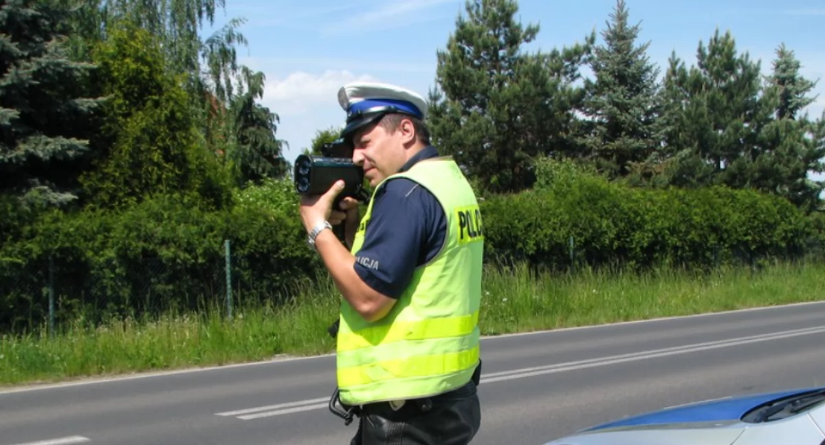 Policja , pijaku motorowerze rowerze - zdjęcie, fotografia