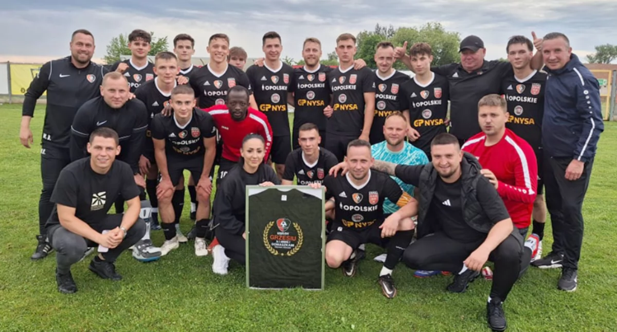 Mistrz ligi okręgowej - LZS Domaszkowice. Fot. LZS Domaszkowice