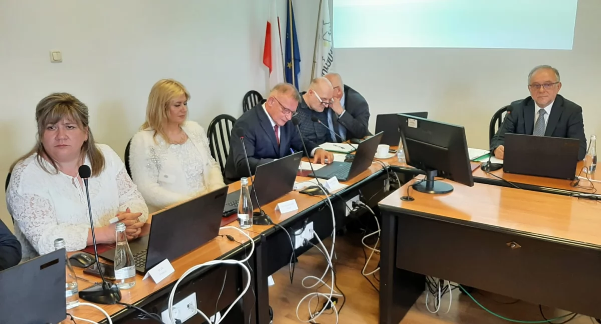 Samorząd, Głuchołazy Zarobki majątki radnych Miejskiej - zdjęcie, fotografia