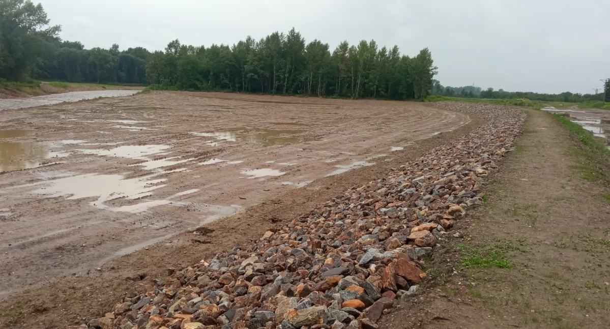 Sprawy społeczne, poparcie budowy kaskady - zdjęcie, fotografia
