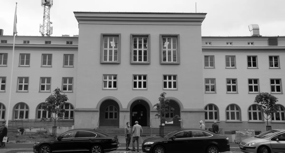 Samorząd, Zarobki samochody kredyty… Majątki radnych - zdjęcie, fotografia