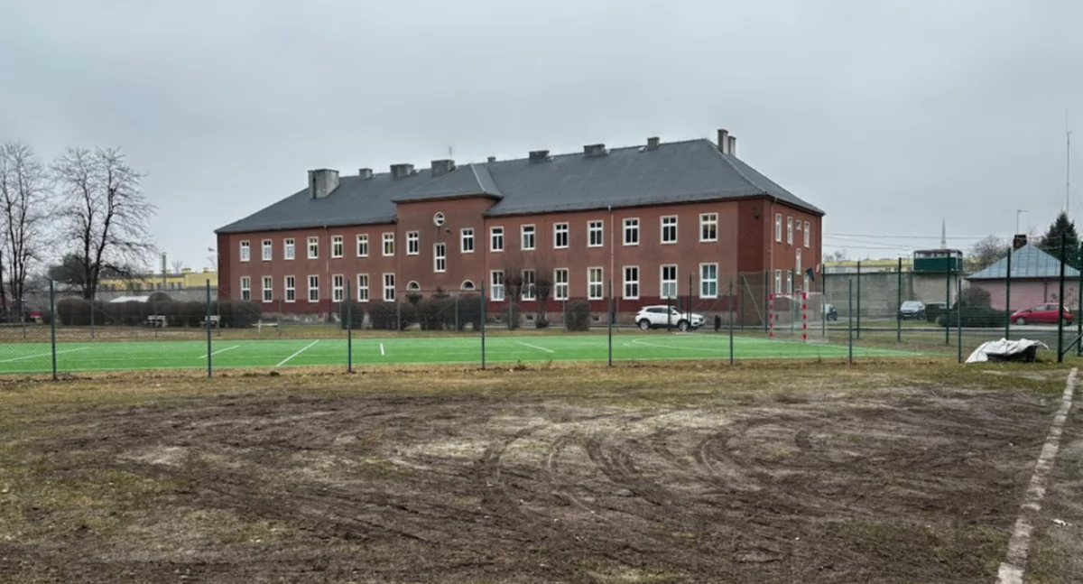 Sprawy społeczne, siedzibę Nysie Wojsko wróci miasta - zdjęcie, fotografia