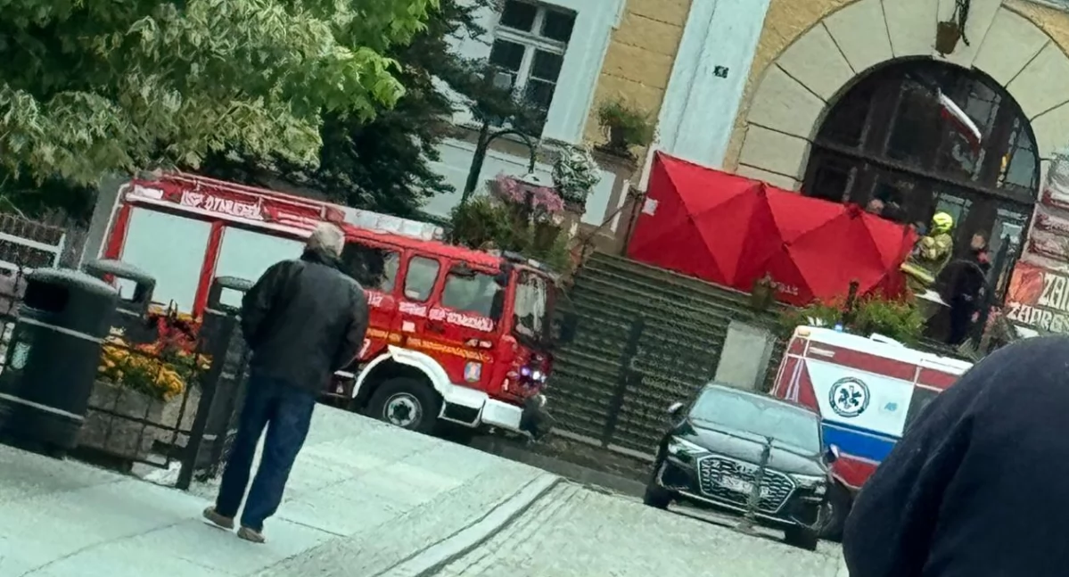 Straż Pożarna , Reanimacja urzędem miejskim - zdjęcie, fotografia