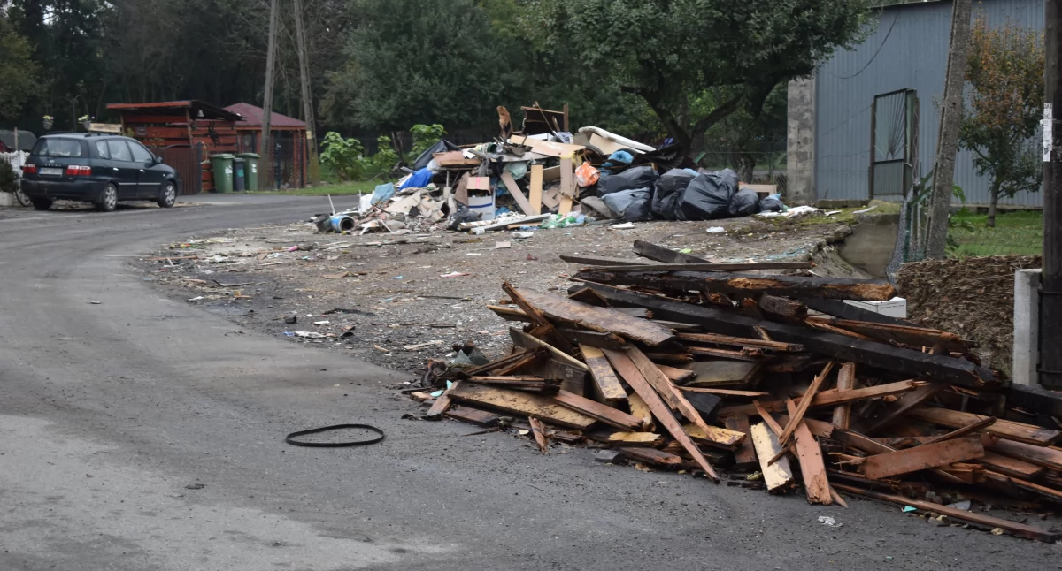 Drogoszów to miejscowość, w której w mniejszym lub większym stopniu ucierpiało każde domostwo. Powódź przeszła przez kilka innych miejscowości w gminie