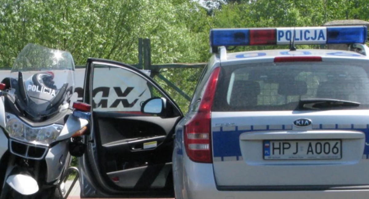 Policja , Wyprzedzał przejeździe kolejowym tylko) - zdjęcie, fotografia