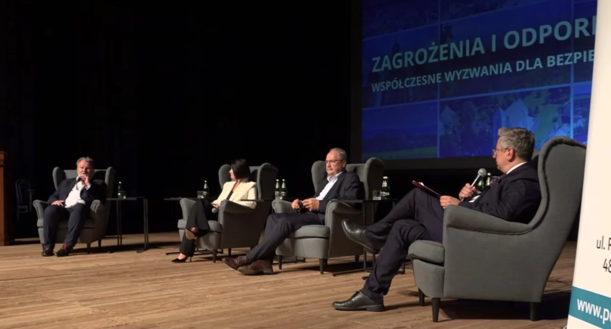 Powiat Nyski, Przejedli tysięcy złotych kosztowały konferencje bezpieczeństwie - zdjęcie, fotografia