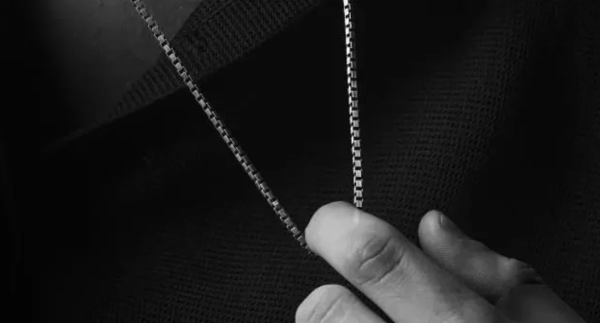 Artykuł sponsorowany, Łańcuszek męski Reytel kluczowy element stylu wybrać idealny model - zdjęcie, fotografia